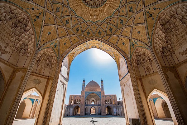 Isfahan, Maranjab and Kashan tour